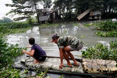 Tragiczne skutki burzy tropikalnej na Filipinach