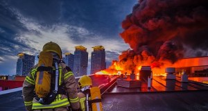 Tragiczne skutki używania grilla na balkonie. Kilkadziesiąt mieszkań zniszczonych