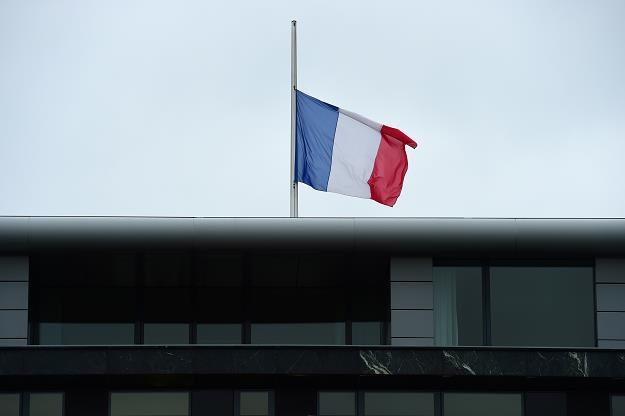 Tragiczne zamachy w Paryżu zaważyły na notowaniach wspólnej waluty /AFP