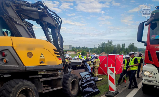 Tragiczny poranek na A4. Jedna osoba nie żyje, czwórka w stanie krytycznym