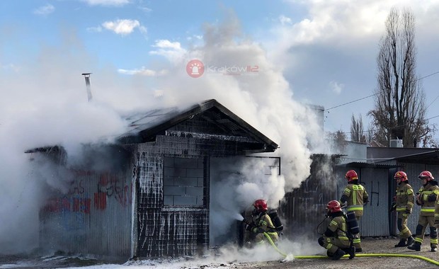 ​Tragiczny pożar na placu targowym w Krakowie. Zginęła jedna osoba