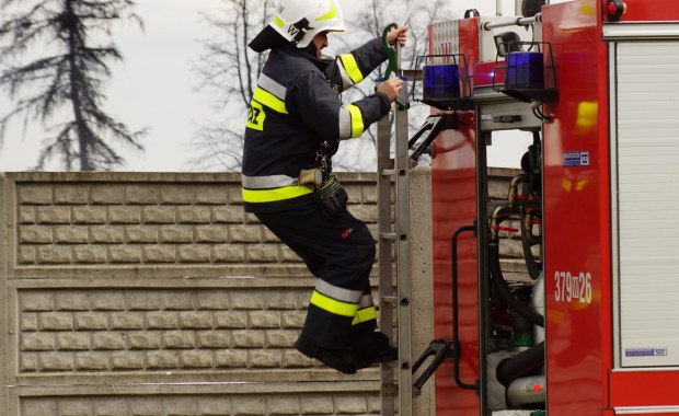 Tragiczny pożar pod Wejherowem. 11-miesięczne dziecko nie żyje, 2-latek jest w szpitalu 