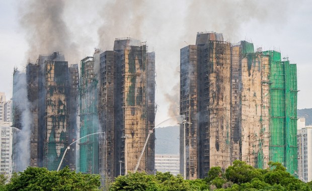 ​Tragiczny pożar w Hongkongu. Setki zaginionych, dziesiątki ofiar śmiertelnych
