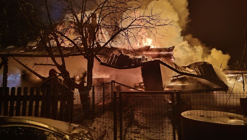 Tragiczny pożar w woj. podlaskim. Nie żyje kobieta i dziecko