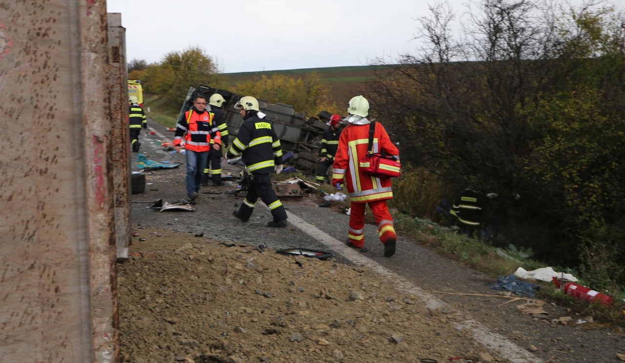 Tragiczny wypadek autobusu na Słowacji. 12 osób nie żyje, wśród ofiar są dzieci