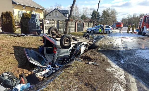 Tragiczny wypadek autobusu z osobówką. Są ofiary śmiertelne