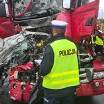 Tragiczny wypadek ciężarówek i osobówki na A1. Policja szuka świadków