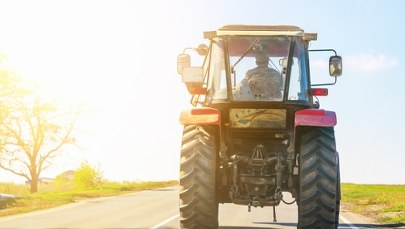 Tragiczny wypadek. Kierujący ciągnikiem przejechał mężczyznę