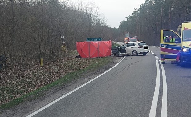 Tragiczny wypadek na DK 55. Jedna osoba nie żyje, dwie są ranne