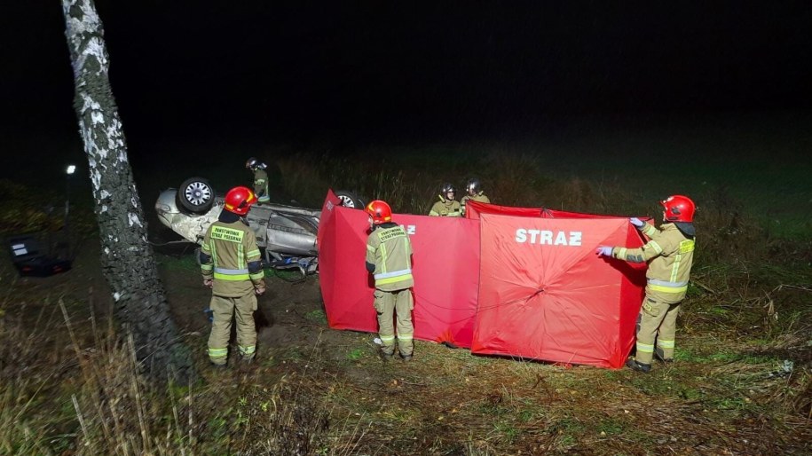 Tragiczny wypadek na Kaszubach /KP PSP Kartuzy /PAP