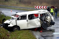 Tragiczny wypadek na Podkarpaciu: Bus, którym jechali młodzi piłkarze, zderzył się z ciężarówką