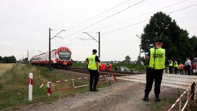 Tragiczny wypadek na przejeździe kolejowym. Zginęły trzy osoby