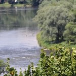 Tragiczny wypadek na rzece Płoni. Wędkarz wypadł z łódki