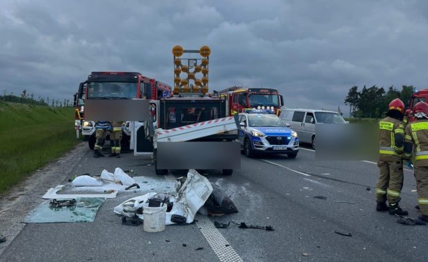 Tragiczny wypadek na S6 z udziałem kampera i auta pomocy drogowej