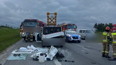 Tragiczny wypadek na S6 z udziałem kampera i auta pomocy drogowej