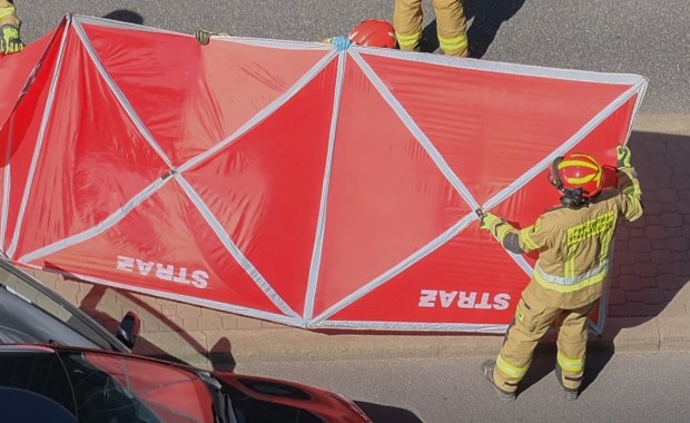 Tragiczny wypadek w Krakowie. Motocyklista uderzył w bariery, zginął na miejscu