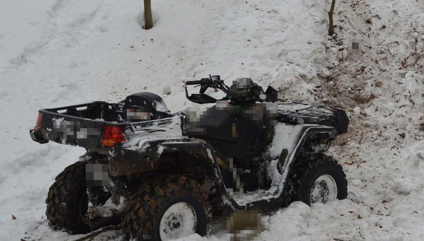 Tragiczny wypadek w lesie. Quad przygniótł 44-latka, mężczyzna zmarł