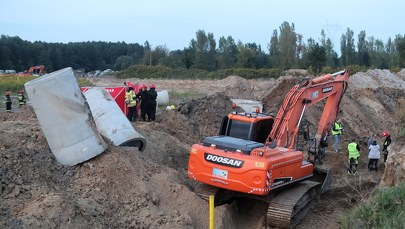 Tragiczny wypadek w Łodzi. 3 osoby przysypane w wykopie
