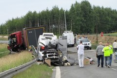 Tragiczny wypadek w Łódzkiem - 8 osób nie żyje 