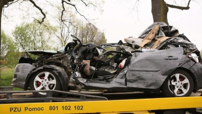 Tragiczny wypadek w Małopolsce. Naczepa tira zmiażdżyła samochody