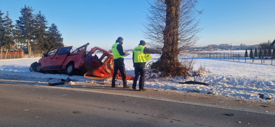 Tragiczny wypadek w mazowieckich Chylinach. Nie żyje troje pacjentów przewożonych na dializy /Policja Mazowsze /