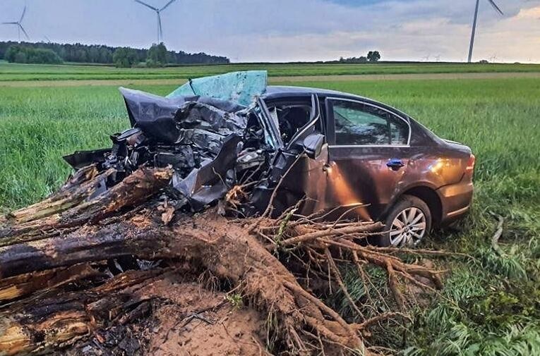 Tragiczny wypadek w miejscowości Michowice w województwie łódzkim /Komenda Miejska Państwowej Straży Pożarnej w Skierniewicach /Państwowa Straż Pożarna