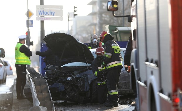 Tragiczny wypadek w Warszawie. Rozpędzone auto wjechało na chodnik