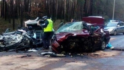 Tragiczny wypadek w Wielkopolsce. 2 osoby zginęły, dzieci wśród rannych