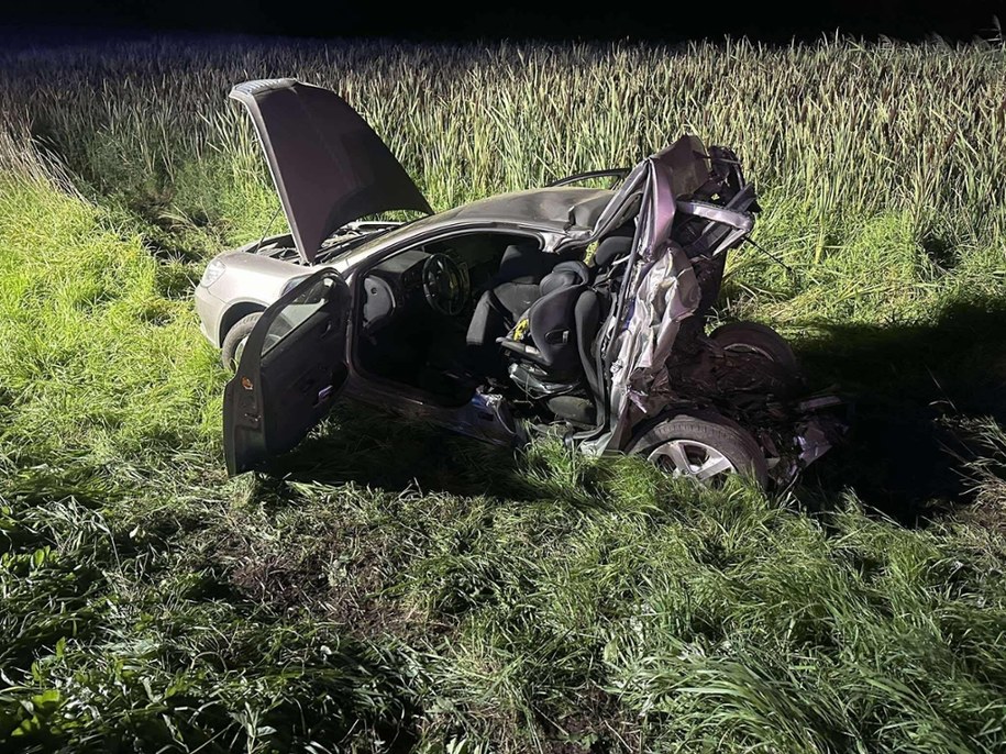Tragiczny wypadek w Wozławkach k. Bisztynka, zginął mężczyzna i jego 2-letni syn. /OSP Bisztynek /