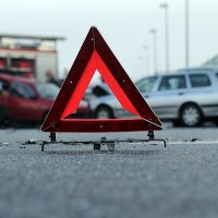 W Morzyczynie na oblodzonej drodze zderzyły się 3 auta