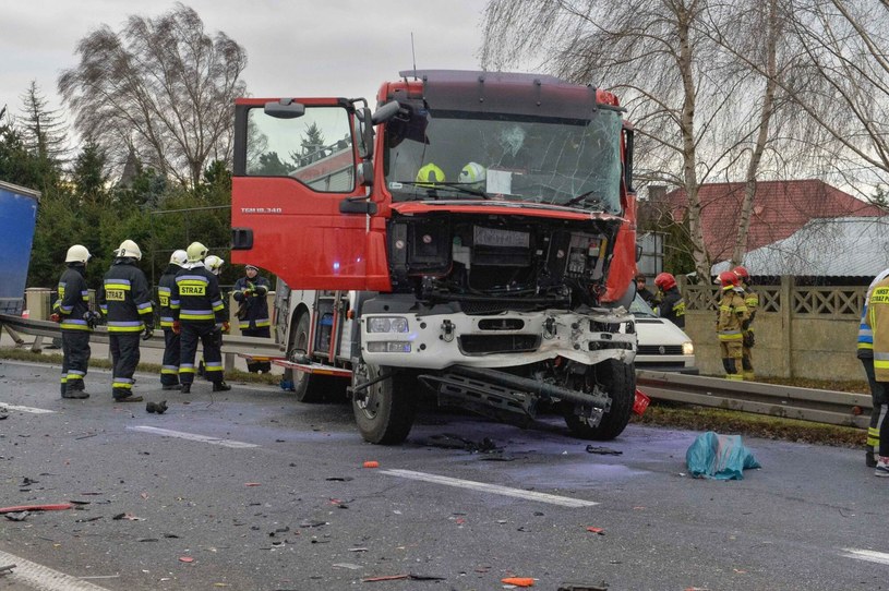 Tragiczny wypadek wozu strażackiego w miejscowości Czernikowo /PIOTR LAMPKOWSKI / SE / EASTNEWS /Agencja SE/East News