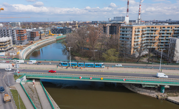 Tramwaj po raz pierwszy na Moście Dmowskiego we Wrocławiu. "Historyczna chwila"