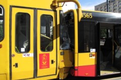Tramwaj uderzył w autobus w Warszawie