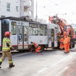 Tramwaj uderzył w kamienicę w Szczecinie. Trzech pasażerów w szpitalu