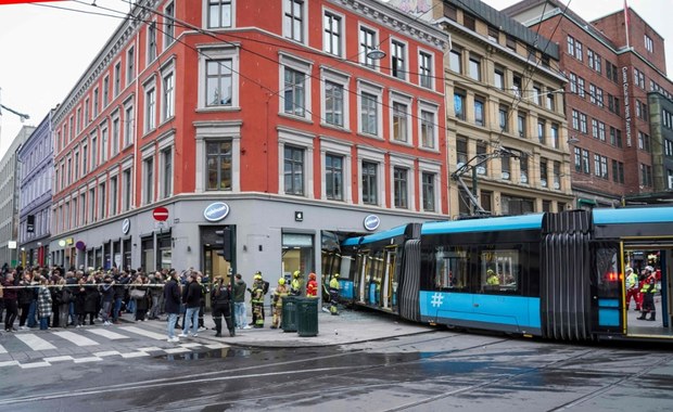 Tramwaj wjechał do sklepu w centrum Oslo. "Kompletny chaos, to surrealistyczne"