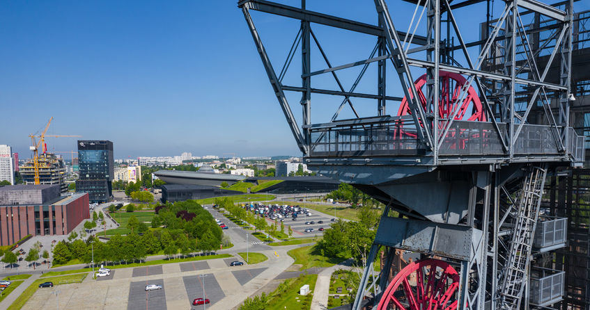 Transformacja energetyki może pomóc rozwiązać szereg problemów /123RF/PICSEL