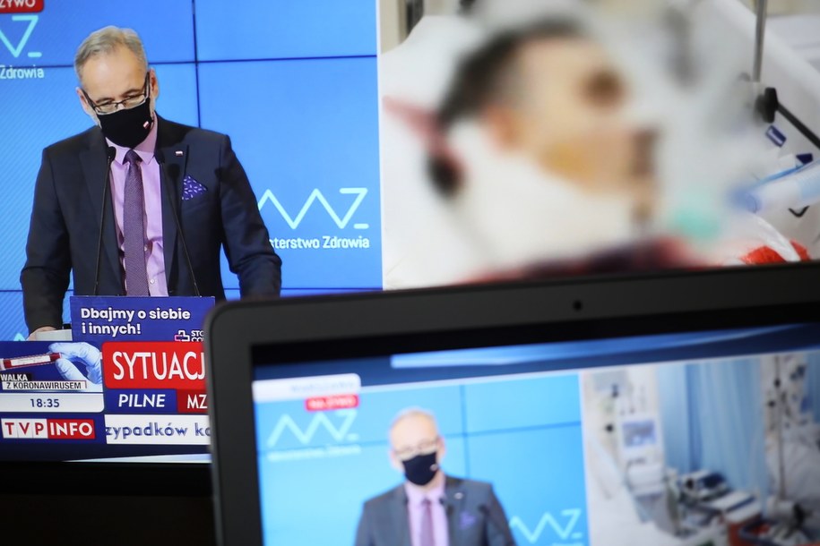 Transmisja konferencji prasowej ministra zdrowia Adama Niedzielskiego / 	Leszek Szymański    /PAP