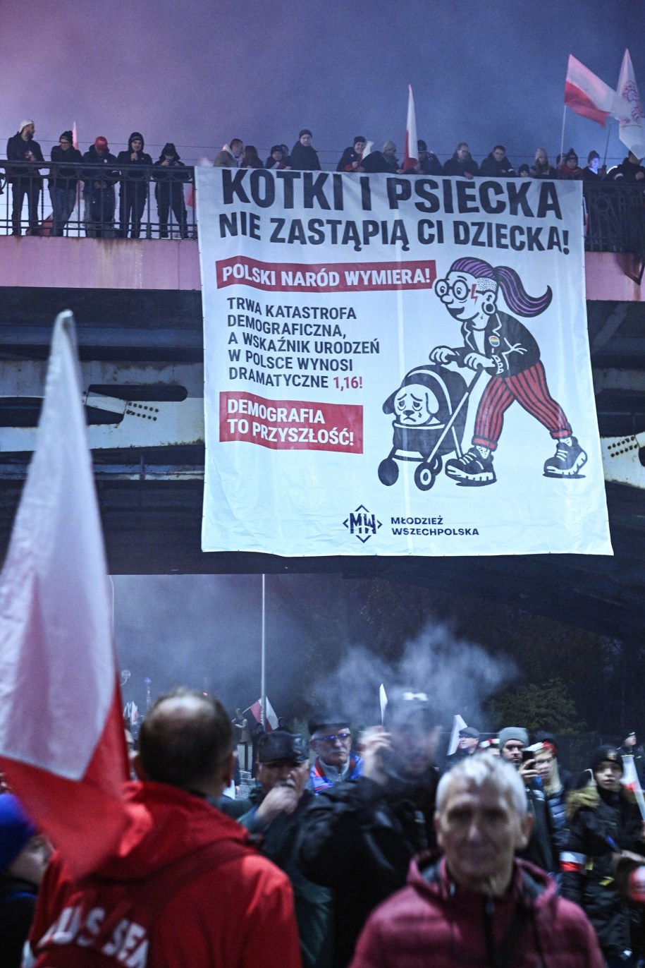 Transparent na Marszu Niepodległości /Radek Pietruszka /PAP