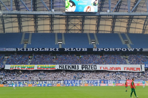 Transparent podczas meczu rewanżowego Lech Poznań - Żalgiris Wilno /Jakub Kaczmarczyk /PAP/EPA