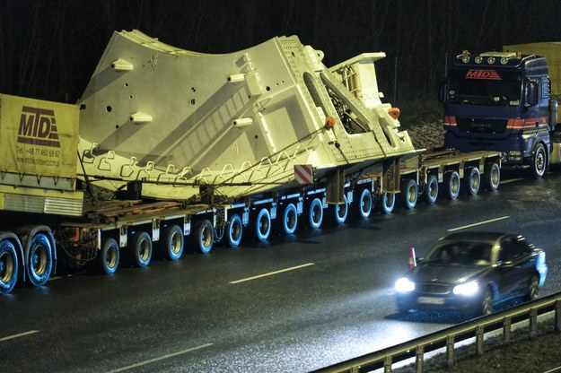 Transport konwoju maszyny TBM dotrze do Babicy /Kalbar  /PAP