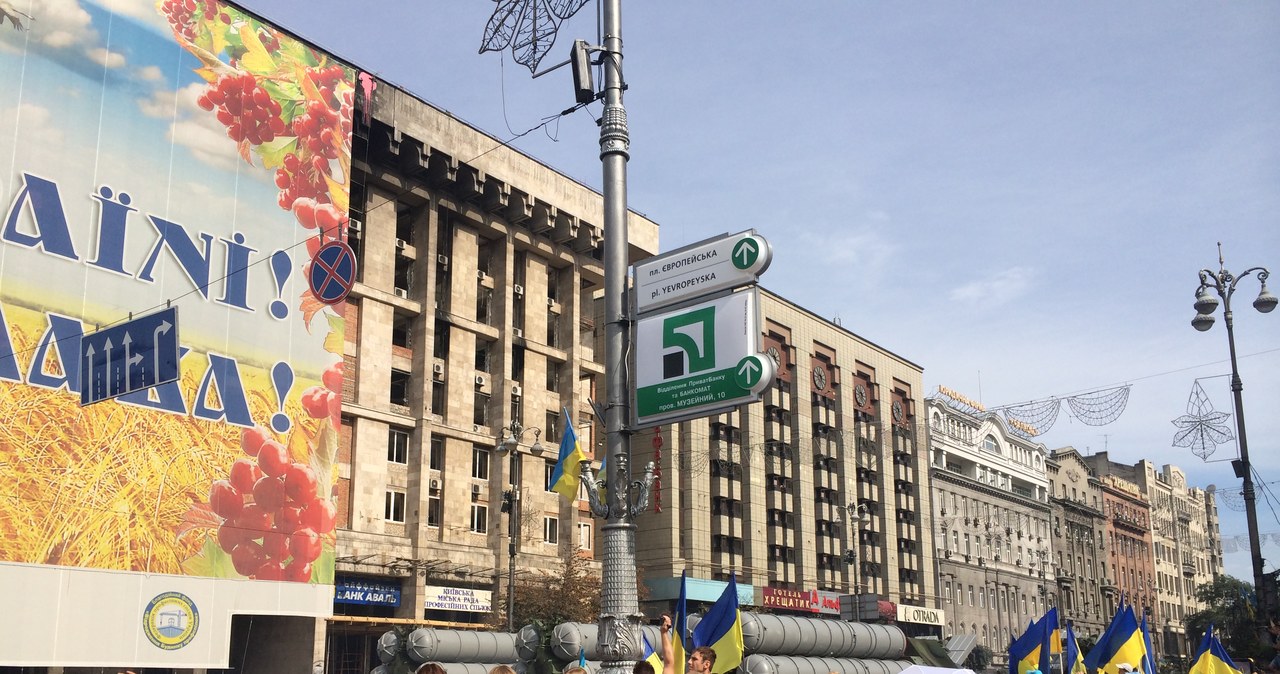 Transportery opancerzone na ulicach Kijowa, czyli defilada wojskowa