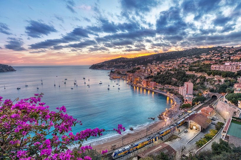Trasa biegnie przez Riwierę Francuską z Cannes aż do miasta Ventimiglia we Włoszech. /123rf