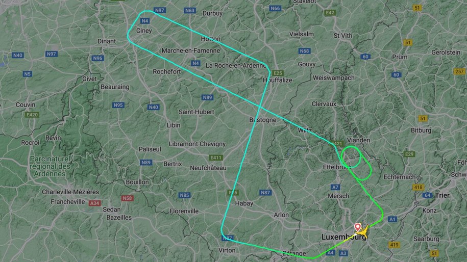 Trasa krążącego w powietrzu jumbo jeta linii Cargolux (fot. Flightradar24) /