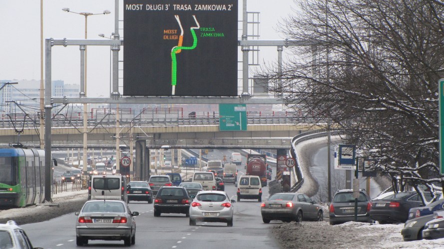 Trasa, nad którą znajduje się wprowadzająca w błąd tablica /Michał Fit /RMF FM