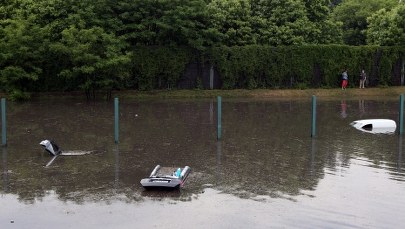 Trasa zalana z powodu "siły wyższej". Kierowcy sami sobie winni 