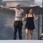 Travis Barker trafił do szpitala. Kourtney Kardashian u boku męża, córka prosi o modlitwę