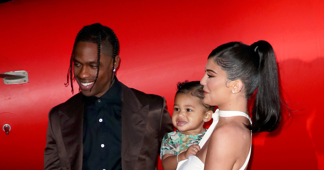 Travis Scott, Kylie Jenner i Stormi /David Livingston /Getty Images