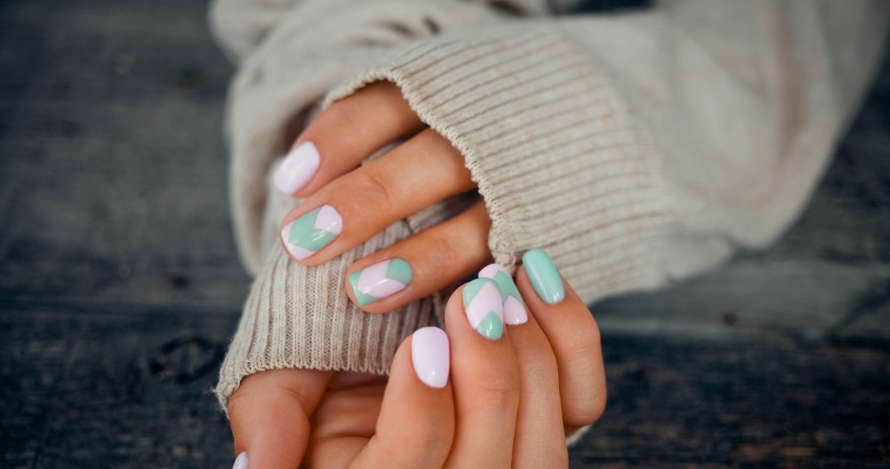 Trendy w paznokciach 2025 zaskoczą wszystkich! Poznaj odcień, który będzie hitem /123RF/PICSEL