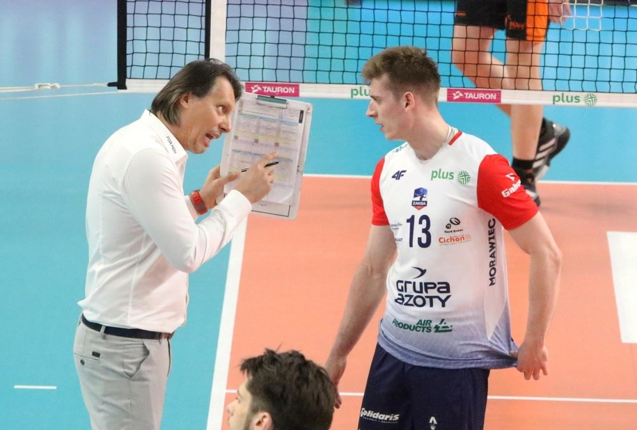 Trener Grupy Azoty ZAKSA Kędzierzyn-Koźle Gheorge Cretu i zawodnik Kamil Semeniuk /Krzysztof Świderski /PAP