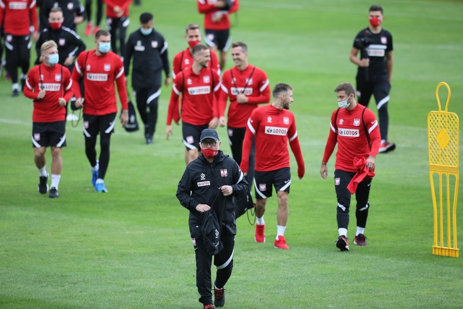 Trener Jerzy Brzęczek i piłkarze reprezentacji Polski /Leszek Szymański /PAP